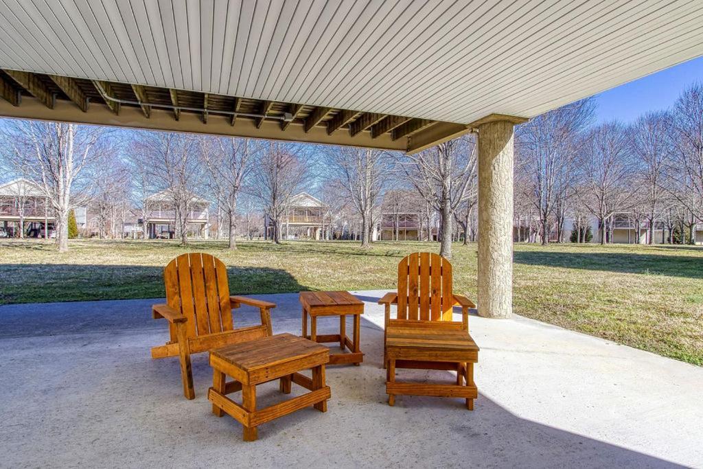 The Mason Jar, Hot Tub, Wifi, 1089 Free Tickets Each Paid Day, Dollywood And More! Pigeon Forge Bagian luar foto