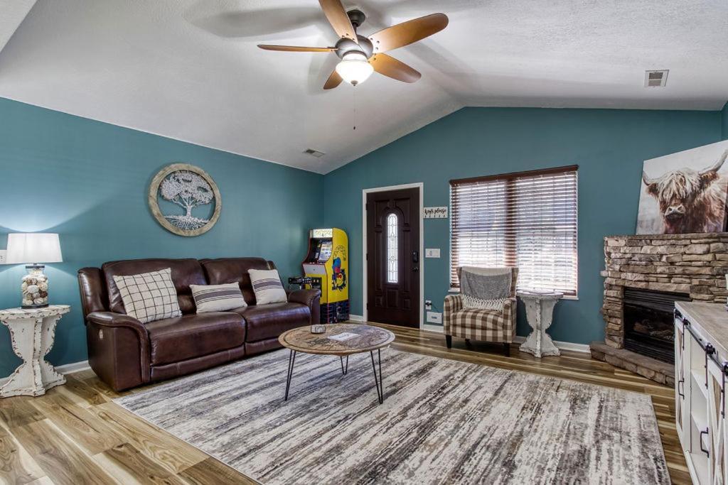The Mason Jar, Hot Tub, Wifi, 1089 Free Tickets Each Paid Day, Dollywood And More! Pigeon Forge Bagian luar foto