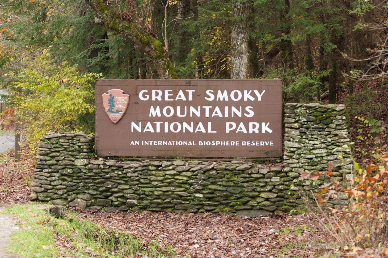 The Mason Jar, Hot Tub, Wifi, 1089 Free Tickets Each Paid Day, Dollywood And More! Pigeon Forge Bagian luar foto